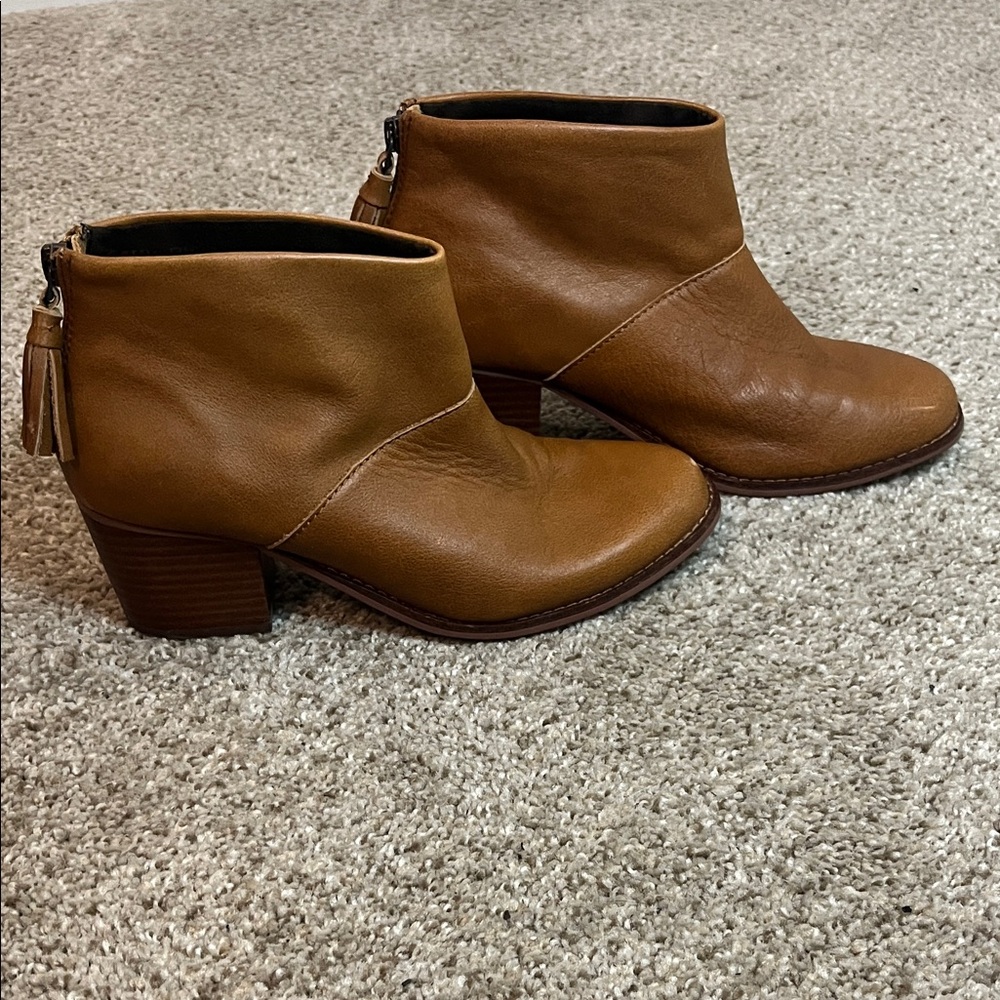 Women's TOM’s Tan Ankle Boots with Tassels, 7 US